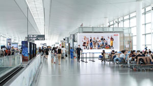 鄭州新鄭國際機(jī)場f4層國內(nèi)到達(dá)候車廳燈箱